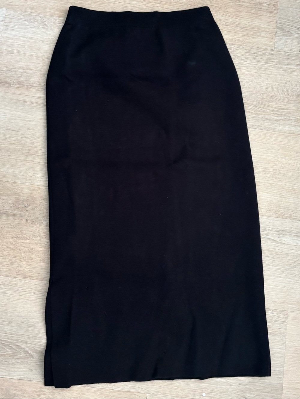 Uniqlo Black Midi Smooth Cotton Blend Skirt with Side Slit - Picture 4 of 9